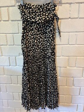 Anthropologie (Bardot) Black and Cream Leopard Print Pleated Maxi Skirt